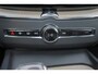Volvo XC60 B5 AWD Inscription - Panoramisch schuif-/kanteldak - Head-up display - Harman Kardon - Elektr. verstelbare voorstoelen met geheugen - Adaptive Cruise Control met Pilot Assist - BLIS dodehoekassistentie - 360 graden camera - Parkeerverwarming - Full LED verlichting met bochtenverlichting - Verwambaar stuur - Verwarmbare voorstoelen - DAB - Sportstuur - 230V aansluiting - Getint glas - Zwarte hemel - 4 zone climate control - Elektr. inklapbare trekhaak