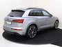 Audi Q5 50 TFSI e S edition | Panoramadak | Luchtvering | Trekhaak | 360 camera | 3-zone airco | LED matrix verlichting | Keyless | Parkeerassistent |