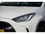Toyota Yaris 1.5 Hybrid Automaat! Style BJ2021 Lmv 16" | Led V+A | Navi | Keyless entry | Achteruitrijcamera | JBL Audio | Climate control | Cruise control | Verwarmde voorstoelen | Extra getint glas | Nw-model!