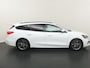 Ford Focus Wagon EcoBoost 125 pk ST-Line | Trekhaak | Winter Pack | Camera | 4 seiz. banden | Keyless entry | 100% dealer onderh.