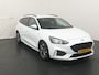 Ford Focus Wagon EcoBoost 125 pk ST-Line | Trekhaak | Winter Pack | Camera | 4 seiz. banden | Keyless entry | 100% dealer onderh.