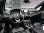 BMW 2-Serie Active Tourer 220i LUXURY | AUTOMAAT | PANORAMA | LEER | CAMERA | NAVIGATIE | 192 PK!!