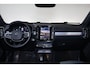 Volvo XC40 B3 Plus Black Edition - IntelliSafe Assist & Surround - 360º Camera - Harman/Kardon audio - Verwarmde voorstoelen & stuur - Parkeersensoren voor & achter - Elektr. bedienb. voorstoelen met geheugen links - Draadloze tel. lader - Extra getint glas - 20' LMV