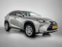 Lexus NX 300h AWD Luxury Line Trekhaak afneembaar | Stoelverwarming | Leder | 18 inch velgen |  Park Assist |