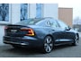 Volvo S60 T6 Recharge Automaat AWD Ultimate Bright | Trekhaak | Panoramadak | AWD | Voorstoelen verwarmbaar, geventileerd en masserend | Verwarmbaar stuurwiel+achterbank | Premium audio by Bowers & Wilkins | Headup Display |  | Driver Awareness | Driver Assistance | Adaptieve cruise control met Pilot Assist | Blis