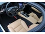 Volvo S60 T6 Recharge Automaat AWD Ultimate Bright | Trekhaak | Panoramadak | AWD | Voorstoelen verwarmbaar, geventileerd en masserend | Verwarmbaar stuurwiel+achterbank | Premium audio by Bowers & Wilkins | Headup Display |  | Driver Awareness | Driver Assistance | Adaptieve cruise control met Pilot Assist | Blis