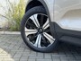 Volvo XC40 Plug-in Hybrid T5 Plus Dark | Adaptieve Cruise Control | BLIS Dodehoek Detectie | Harman Kardon Audio | Stoel + Stuurverwarming | Leder | Parkeercamera | Getint Glas | 19 Inch |