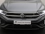 Volkswagen T-Roc 1.5TSI/150PK R-Line DSG · Camera · Apple/Android Car Play · Navigatie · Trekhaak · Apple/Android · Garantie tot februari 2027