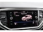 Volkswagen T-Roc 1.0 TSI 110pk Style | Navigatie | App Connect | Parkeersensoren