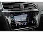 Volkswagen Tiguan 1.5 TSI 150pk DSG R-Line | Trekhaak | Panoramadak | Achteruitrijcamera | Navigatie