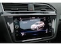 Volkswagen Tiguan 1.5 TSI 150pk DSG R-Line | Trekhaak | Panoramadak | Achteruitrijcamera | Navigatie