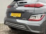 Hyundai Kona Electric EV Business 64 kWh / Fabrieksgarantie t/m 11-2028 / SOH 100% / Dealer Onderhouden / NL auto / Adaptieve Cruise Control / Stoelverwarming / Achteruitrijcamera / Navigatie / Apple Carplay/Android Auto / KRELL audio