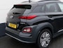 Hyundai Kona Electric EV Fashion Design 64 kWh | SOH 100% | Half leder | Stoelverwarming | Privacy glass