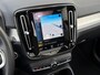 Volvo XC40 1.5 T3 Momentum | Navigatie | Apple Carplay | Android Auto | Panoramadak | Lichtmetalen Velgen 19 inch | Achteruitrijcamera | Parkeersensoren voor en achter | Stoelverwarming | Trekhaak
