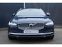 Volvo V90 T6 Automaat Plug-in hybrid AWD Ultra Bright | Panoramadak | Verwarmbare voorstoelen en achterbank | Verwarmbaar stuurwiel | Premium audio by Harman Kardon | Adaptieve cruise control | Rondom zichtcamera | Apple carplay/Android auto | 19 inch Lichtmetalen velgen | Alarmklasse 3