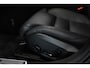 Volvo V90 T6 Automaat Plug-in hybrid AWD Ultra Dark | Panoramadak | Semi elektrische wegklapbare trekhaak | Premium audio by Harman Kardon | 360° parkeercamera | Verwarmbare voorstoelen, achterbank en stuurwiel | Gelamineerde zijruiten | Head-up display |