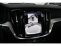 Volvo V60 T6 350PK Plug-in hybrid AWD Plus Dark | Bowers&Wilkins high-end audio | Panoramadak met schuif/-kantelfunctie | Adaptive Cruise Control & Pilot Assist | Verwarmbare voorstoelen + stuurwiel | 360 graden Camera | 19 inch Lichtmetalen wielen