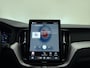 Volvo XC60 T6 350pk AWD Ultra Black Edition / Luchtvering / Bowers&Wilkins Audio / Ventilatie / Massage / 21'' / Extra Getint Glas /