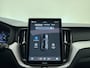 Volvo XC60 T6 350pk AWD Ultra Black Edition / Luchtvering / Bowers&Wilkins Audio / Ventilatie / Massage / 21'' / Extra Getint Glas /