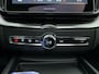 Volvo XC60 T6 350pk AWD Ultra Black Edition / Luchtvering / Bowers&Wilkins Audio / Ventilatie / Massage / 21'' / Extra Getint Glas /