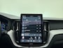 Volvo XC60 T6 350pk AWD Ultra Black Edition / Luchtvering / Bowers&Wilkins Audio / Ventilatie / Massage / 21'' / Extra Getint Glas /