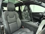 Volvo XC60 T6 350pk AWD Ultra Black Edition / Luchtvering / Bowers&Wilkins Audio / Ventilatie / Massage / 21'' / Extra Getint Glas /