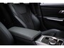 BMW 3-Serie 318i M-Sport | TRAVEL- PACK | KANTELDAK | STOELVERWARMING | DAB | APPLE | 19"