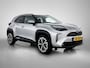 Toyota Yaris Cross 1.5 Hybrid 130 Executive | Zeer luxe uitvoering | Blindspot | Stoelverwarming | Facelift Model | Stuur + Voorruit verwarming |