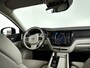 Volvo XC60 B5 Momentum Exclusive | Panoramadak | 360° camera | Harman Kardon | Head-up Display | Stoel- en Stuurverwarming | Trekhaak