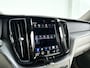 Volvo XC60 B5 Momentum Exclusive | Panoramadak | 360° camera | Harman Kardon | Head-up Display | Stoel- en Stuurverwarming | Trekhaak
