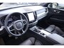 Volvo XC60 T6 Recharge AWD R-Design | Stoelverwarming | Trekhaak | H/K | Parkeercamera | Glossy Black | Keyless
