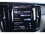 Volvo XC60 T6 Recharge AWD R-Design | Stoelverwarming | Trekhaak | H/K | Parkeercamera | Glossy Black | Keyless