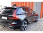 Volvo XC60 T6 Recharge AWD R-Design | Stoelverwarming | Trekhaak | H/K | Parkeercamera | Glossy Black | Keyless