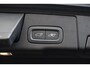 Volvo XC60 T6 Recharge AWD R-Design | Stoelverwarming | Trekhaak | H/K | Parkeercamera | Glossy Black | Keyless