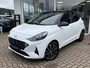 Hyundai i10 1.0 Comfort Smart 5-zits Automaat Bi-tone wit met zwart dak, AppleCarPlay/AndroidAuto, navigatie, achteruitrij camera, cruise control, parkeersensoren achter,