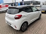 Hyundai i10 1.0 Comfort Smart 5-zits Automaat Bi-tone wit met zwart dak, AppleCarPlay/AndroidAuto, navigatie, achteruitrij camera, cruise control, parkeersensoren achter,