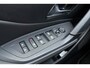 Peugeot 308 1.6 Plug-in Hybrid 195 GT | Panoramisch schuif/kantel dak | Adaptive Cruise Control | FOCAL Audio | Alcantara bekleding | Stoelverwarming | 360° Camera | Massage | Matrix LED | Keyless Entry & Start