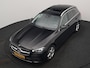 Mercedes-Benz C-klasse Estate 300 e Avantgarde Plug In Hybrid 313pk Dealer O.H. PHEV | Panodak | 360 Camera | Lederen Sportstoelen & Stuur Verwarmd | Sfeerverlichting | Apple Carplay | Blis | Navigatie | Cruise Control | Virtual | DAB |