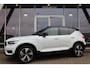 Volvo XC40 1.5 T4 211PK RECHARGE R-DESIGN Panodak | Leer | Wit Metallic | Camera | Keyless | Adapt.Cruise | 19 Inch Lm | Pdc v+a |