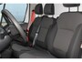 Renault Trafic 2.0-130pk dCi T30 L2H1. Dames en heren ondernemers opgelet ! Erg nette Renault Trafic met slechts 45.000km ! Airco, cruise control, trekhaak, laadruimte betimmerd, telefoonvoorb., bijrijdersbank, centrale vergr. afstand bediend etc, etc