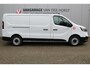 Renault Trafic 2.0-130pk dCi T30 L2H1. Dames en heren ondernemers opgelet ! Erg nette Renault Trafic met slechts 45.000km ! Airco, cruise control, trekhaak, laadruimte betimmerd, telefoonvoorb., bijrijdersbank, centrale vergr. afstand bediend etc, etc
