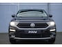 Volkswagen T-Roc 1.5 TSI 150pk DSG Style | Achteruitrijcamera | Trekhaak | Navigatie