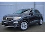 Volkswagen T-Roc 1.5 TSI 150pk DSG Style | Achteruitrijcamera | Trekhaak | Navigatie