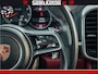 Porsche Cayenne 4.8 TURBO 519 PK | GARANTIE TOT 06-07-2027 | ONDERHOUDSHISTORIE AANWEZIG | LUCHTVERING | SCHERMEN ACHTER | 21 INCH PORSCHE WIELEN | BOM VOL | Porsche Exclusive Mahagoni metallic met Crimson Red leder.