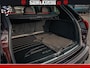 Porsche Cayenne 4.8 TURBO 519 PK | GARANTIE TOT 06-07-2027 | ONDERHOUDSHISTORIE AANWEZIG | LUCHTVERING | SCHERMEN ACHTER | 21 INCH PORSCHE WIELEN | BOM VOL | Porsche Exclusive Mahagoni metallic met Crimson Red leder.