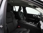 Volvo V60 2.0 B3 Business Pro | Automaat | Leder | Climate Control | Stoelverwarming | Stuur verwarming | Camera | Cruise Control Adaptief | Navigatie | Bluetooth | LMV | LED |