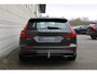 Volvo V60 T6 Plug-in hybrid AWD Plus Dark | Trekhaak | Rondom zichtcamera | Verwarmbare voorstoelen+achterbank+stuurwiel | Premium audio by Harman Kardon | Verwarmbare voorruit | 18 inch Lichtmetalen velgen