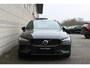 Volvo V60 T6 Plug-in hybrid AWD Plus Dark | Trekhaak | Rondom zichtcamera | Verwarmbare voorstoelen+achterbank+stuurwiel | Premium audio by Harman Kardon | Verwarmbare voorruit | 18 inch Lichtmetalen velgen