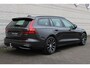 Volvo V60 T6 Plug-in hybrid AWD Plus Dark | Trekhaak | Rondom zichtcamera | Verwarmbare voorstoelen+achterbank+stuurwiel | Premium audio by Harman Kardon | Verwarmbare voorruit | 18 inch Lichtmetalen velgen