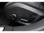 Volvo V60 T6 Plug-in hybrid AWD Plus Dark | Trekhaak | Rondom zichtcamera | Verwarmbare voorstoelen+achterbank+stuurwiel | Premium audio by Harman Kardon | Verwarmbare voorruit | 18 inch Lichtmetalen velgen